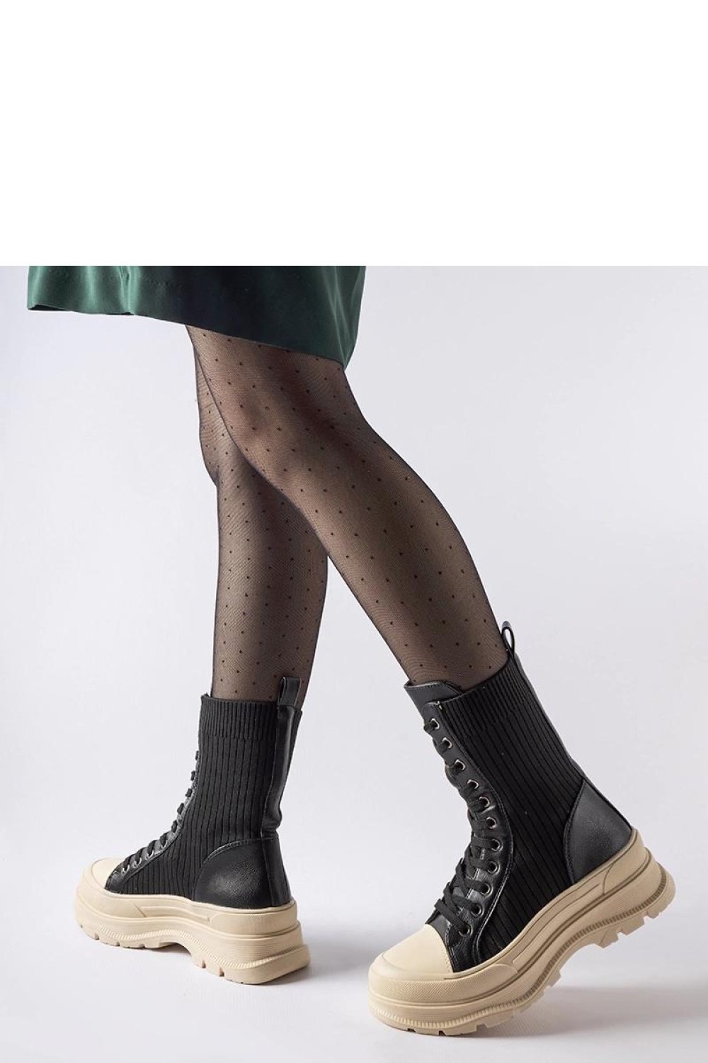  Boots model 204596 Solea  black