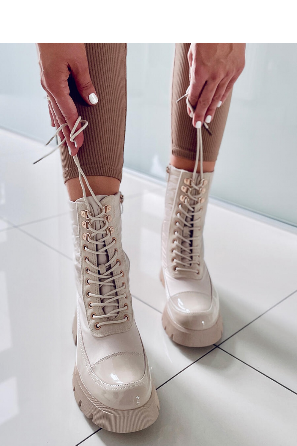 Boots model 171598 Inello  beige