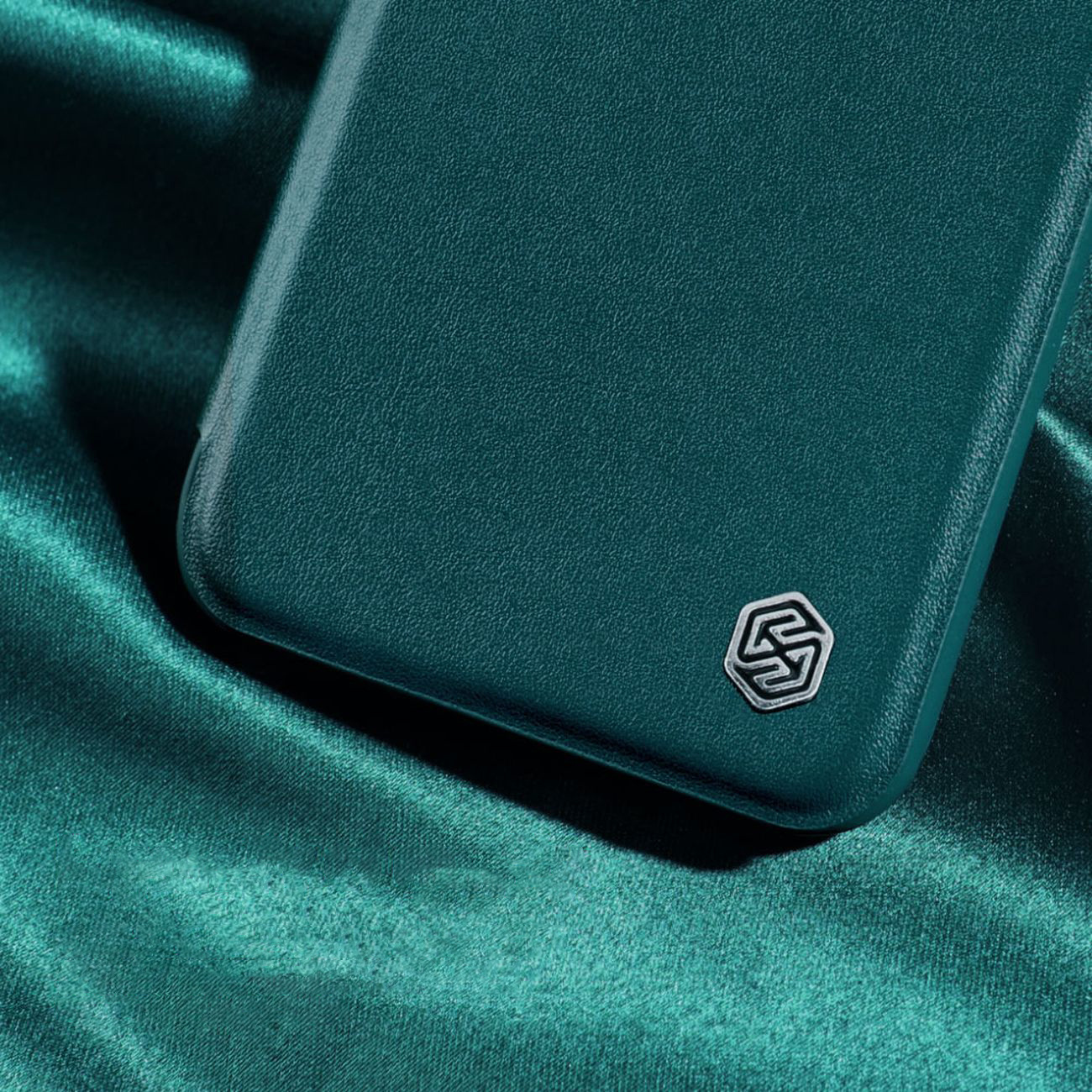 Nillkin Qin Cloth Pro Apple iPhone 14 Pro blue