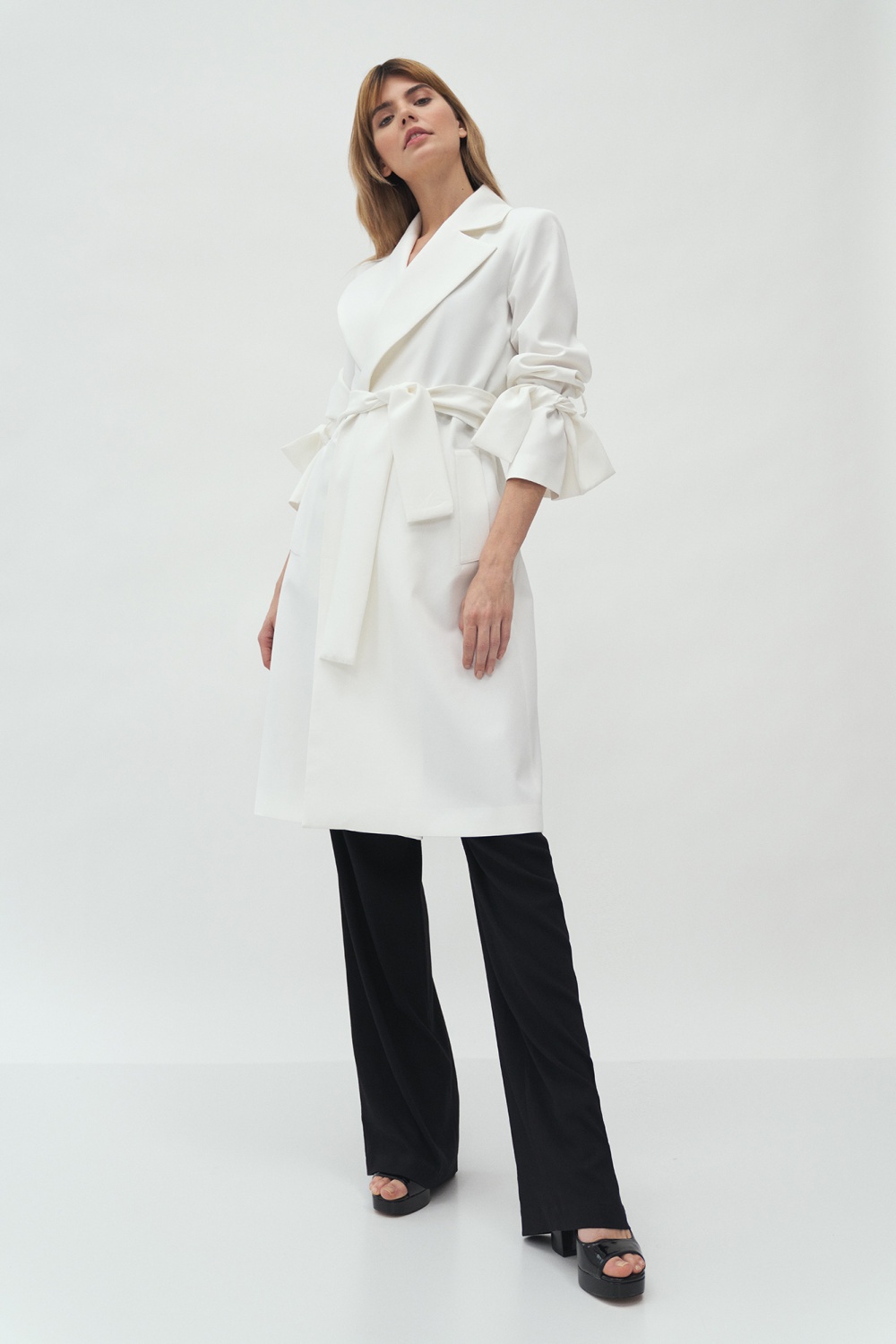 Coat model 152138 Nife  beige