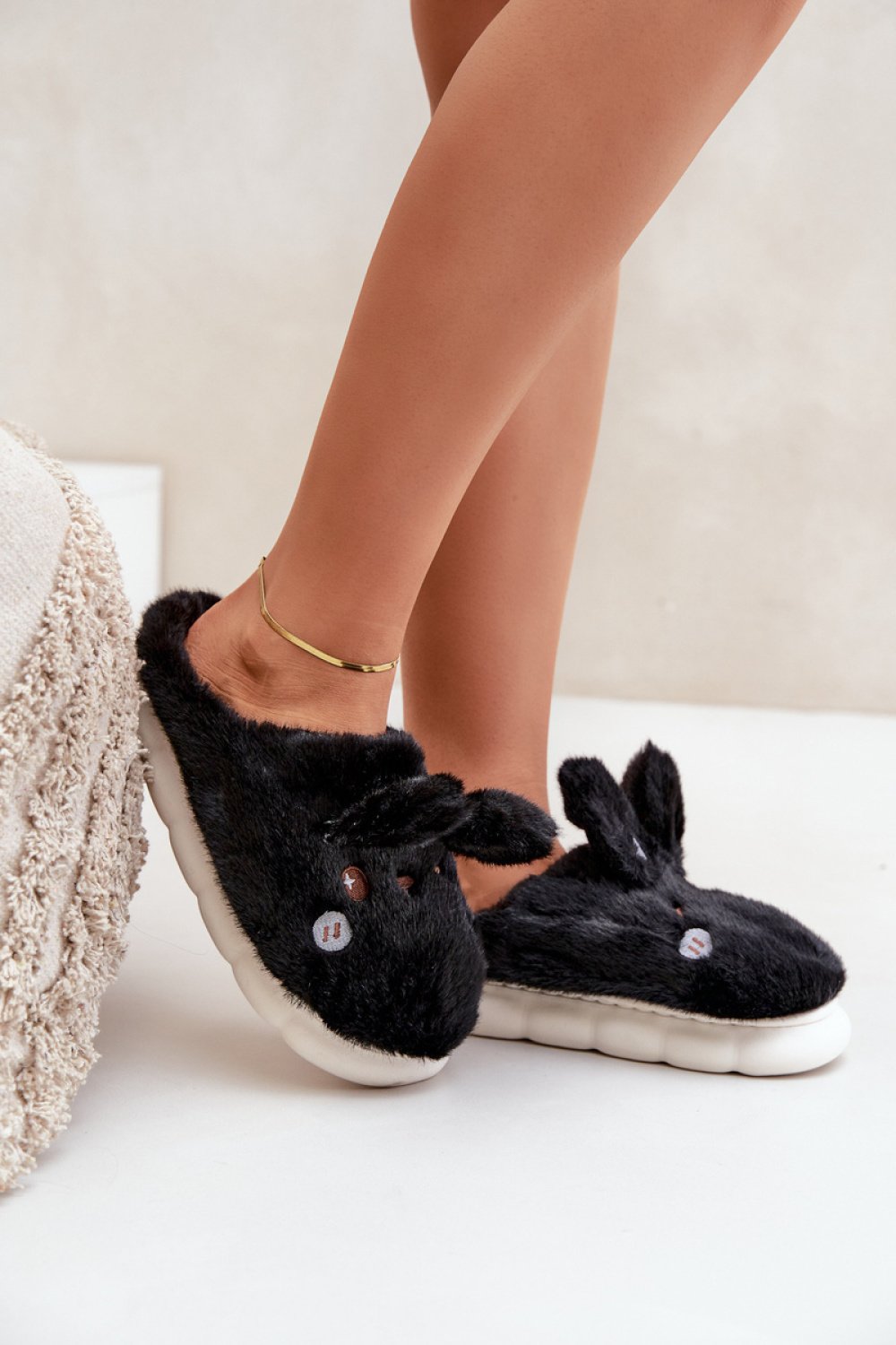  Slippers model 204650 Step in style  black