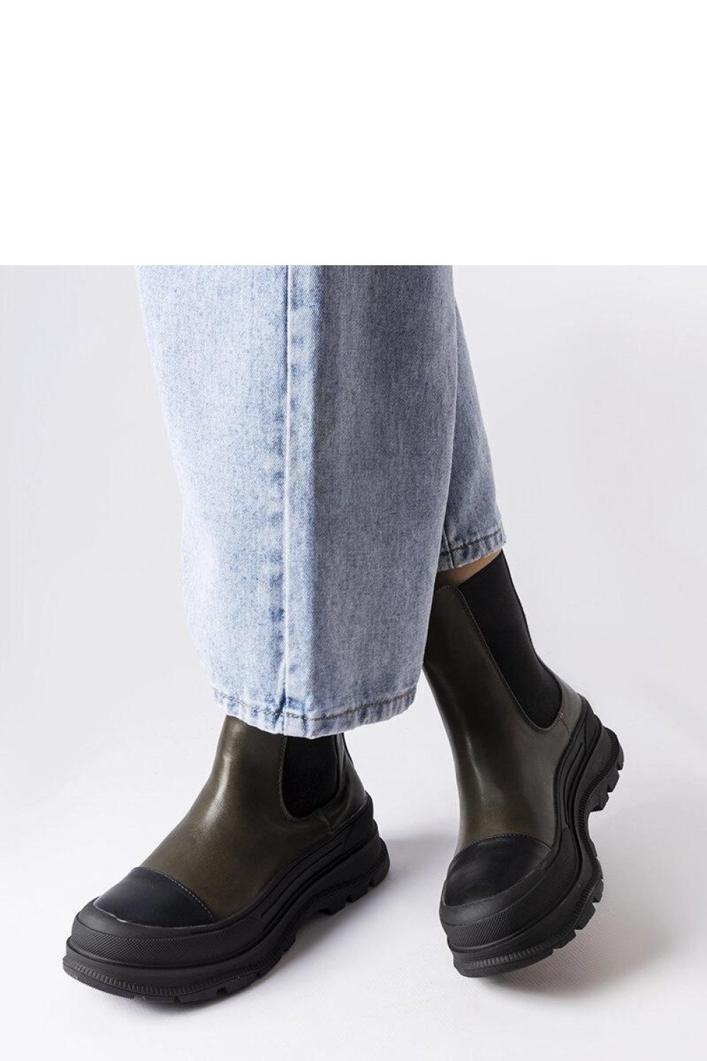  Boots model 204627 Solea  green