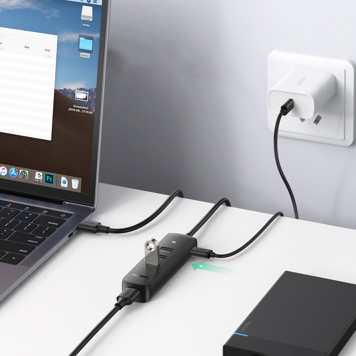 UGREEN CM416 4-in-1 USB HUB - 4x USB Type A 3.0 PD DC 12V 0.25m black