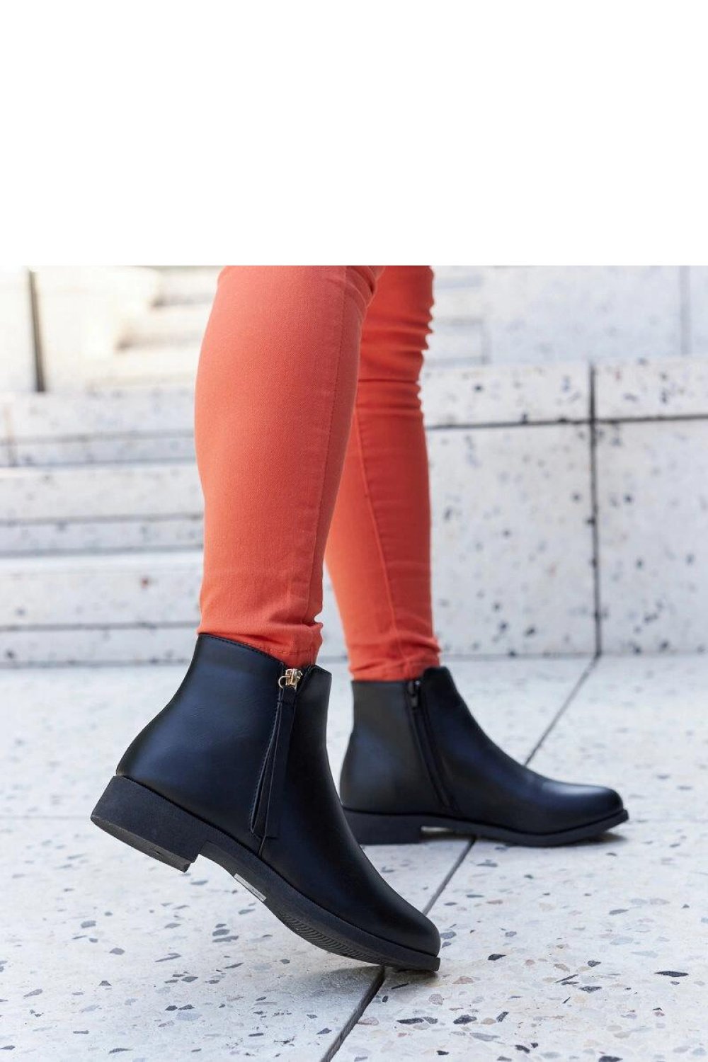  Boots model 204611 Solea  black
