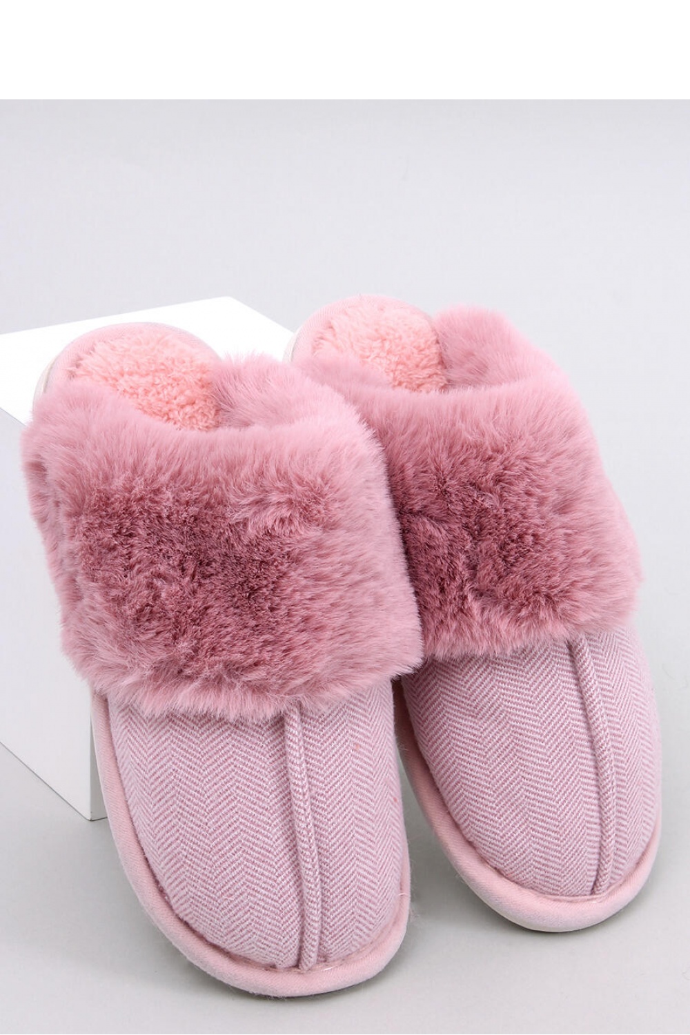  Slippers model 190377 Inello  pink