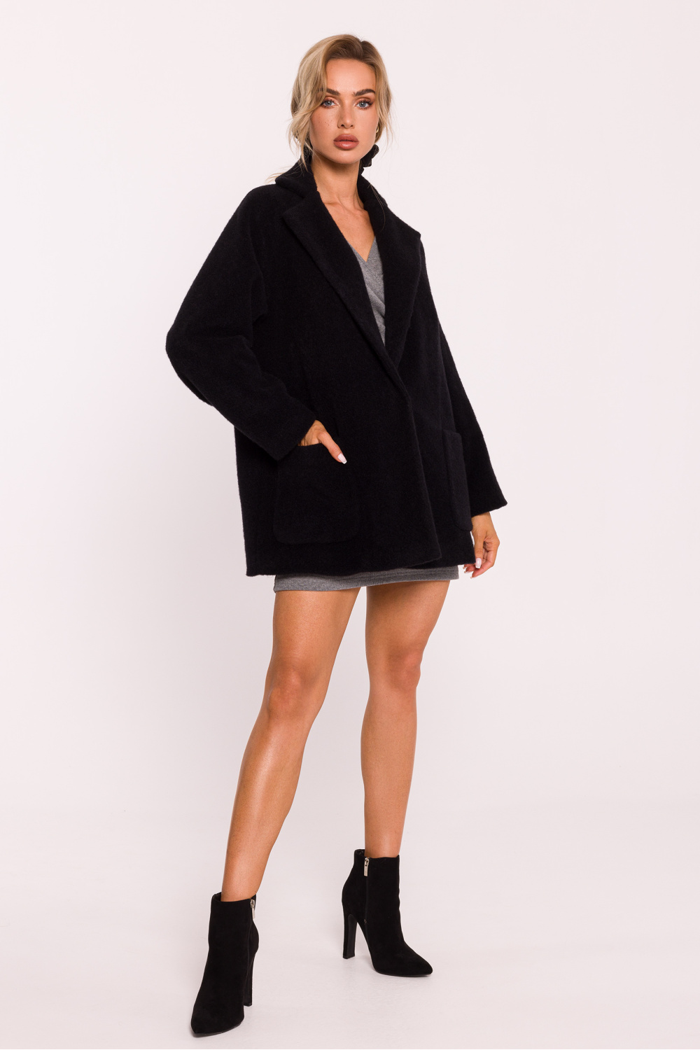  Coat model 199653 Moe  black
