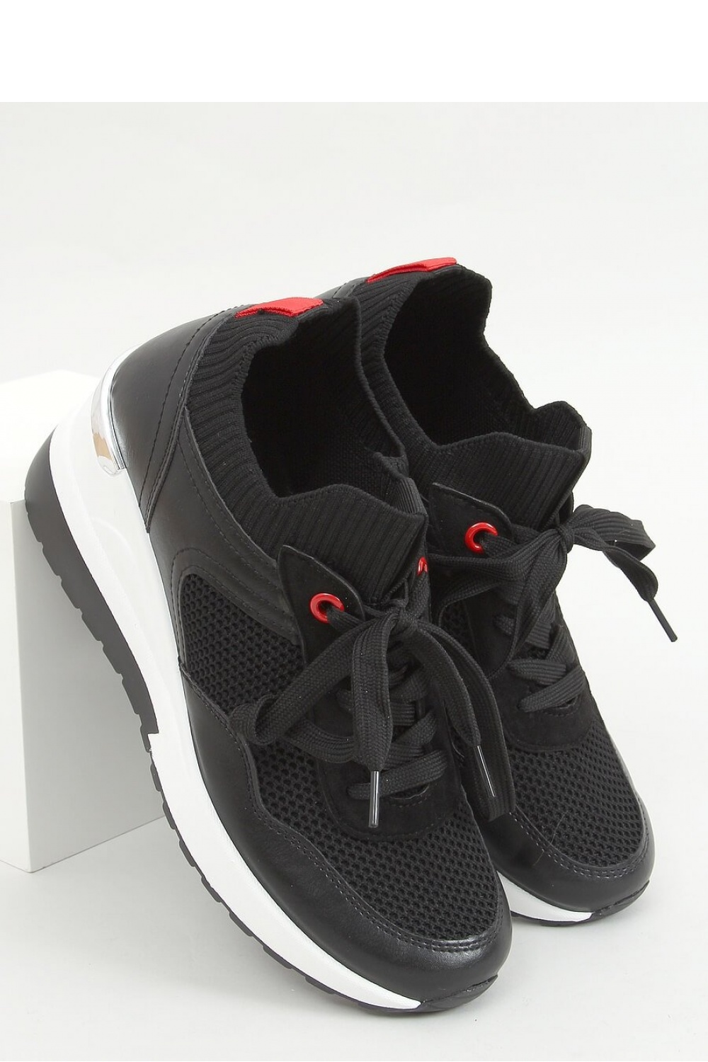 Sportschuhe model 179169 Inello schwarz Damen