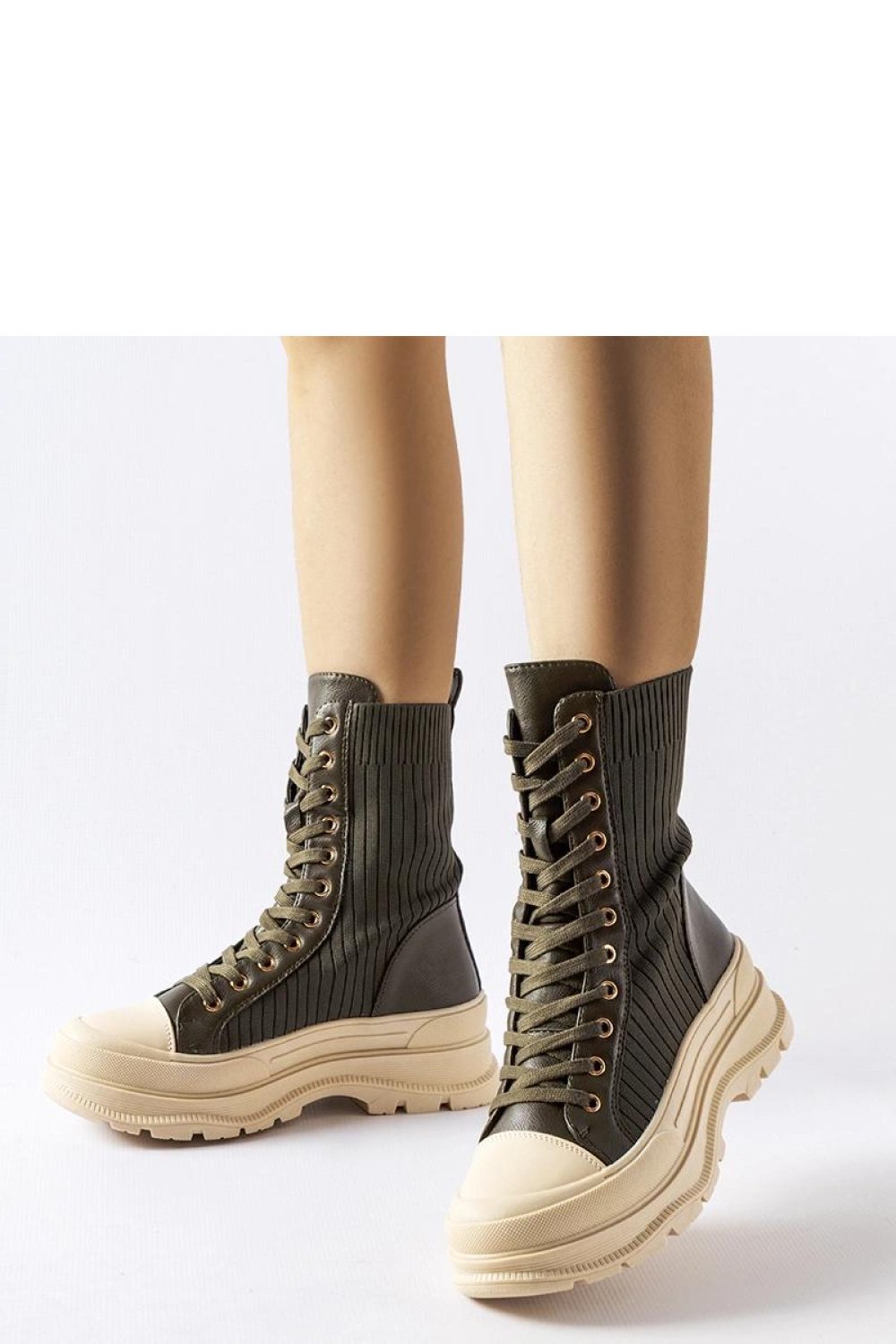  Boots model 204595 Solea  green