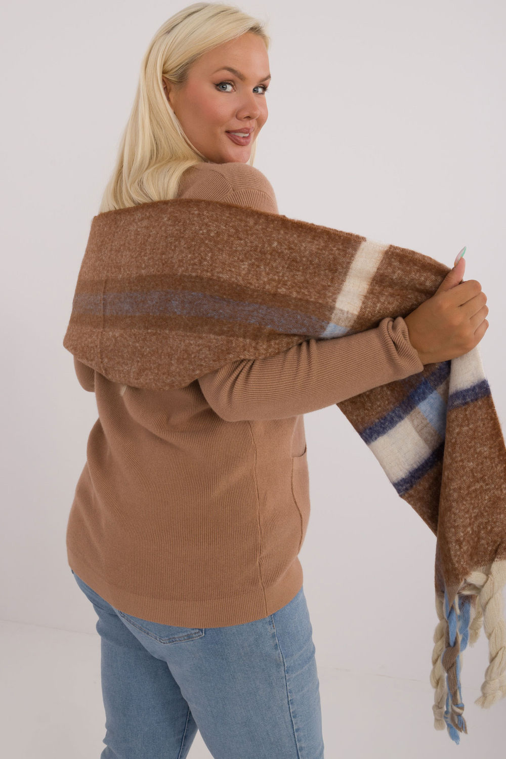  Shawl model 200286 AT  brown