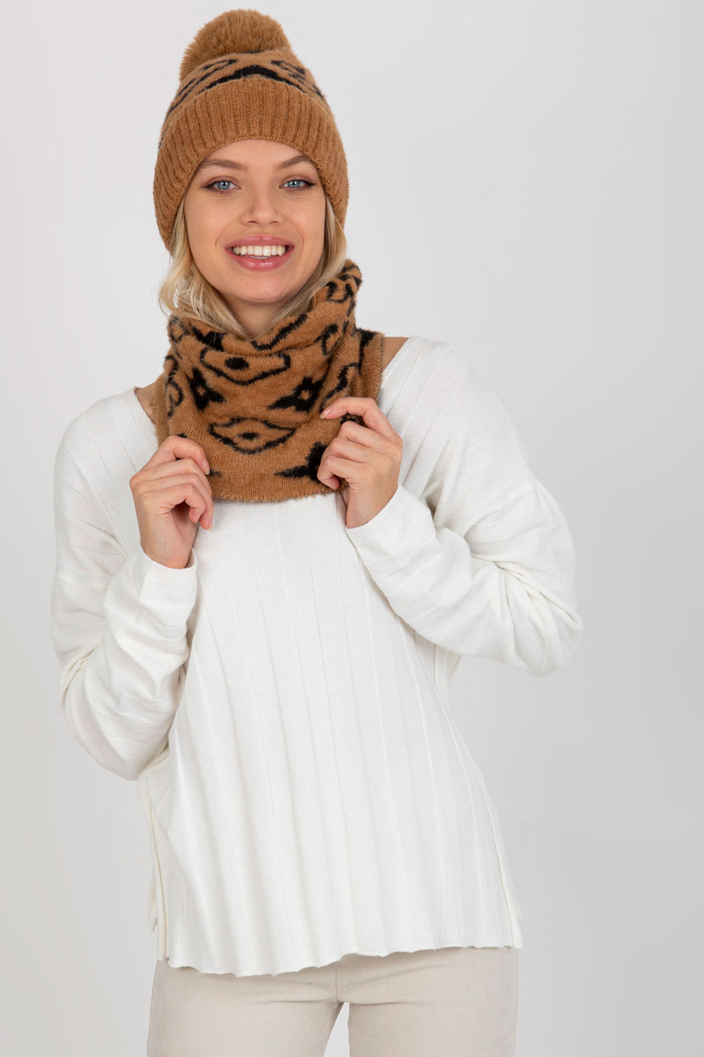  Infinity Scarf model 185923 AT  brown
