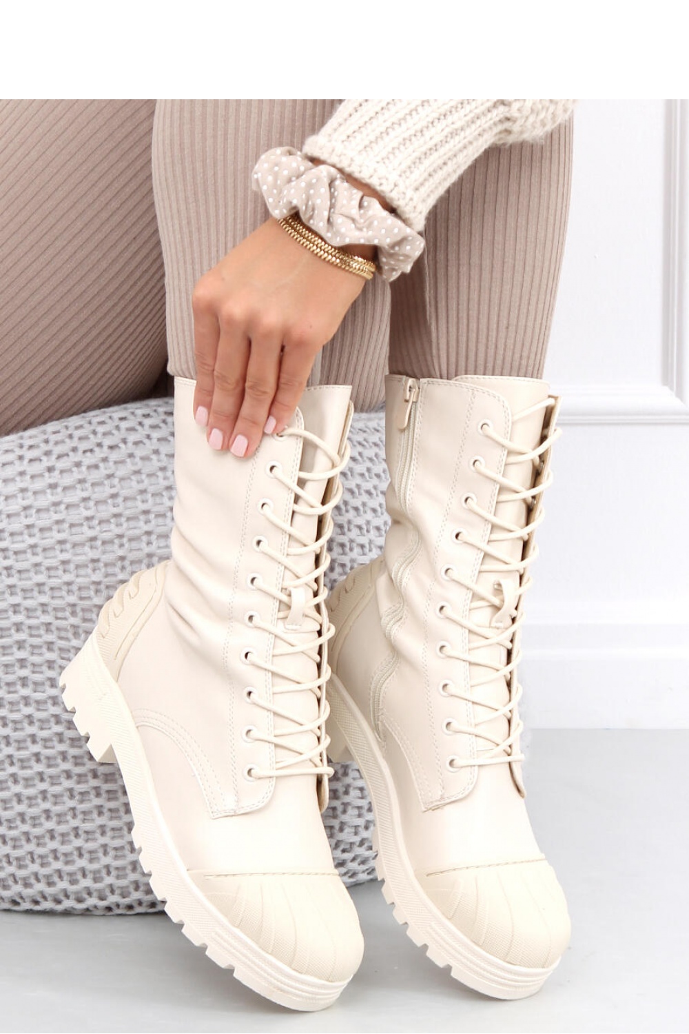  Bootie model 159020 Inello  beige