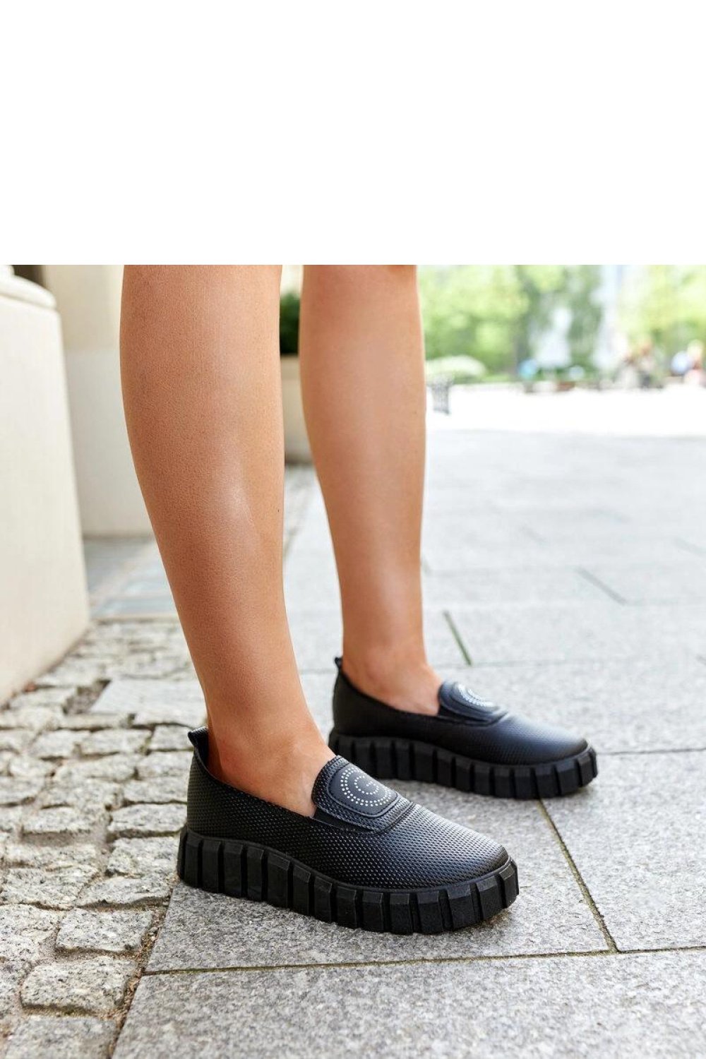  Low Shoes model 206460 Solea  black