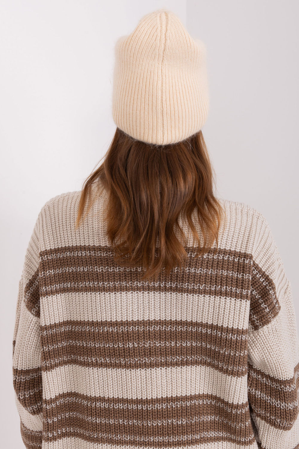  Cap model 189257 AT  beige