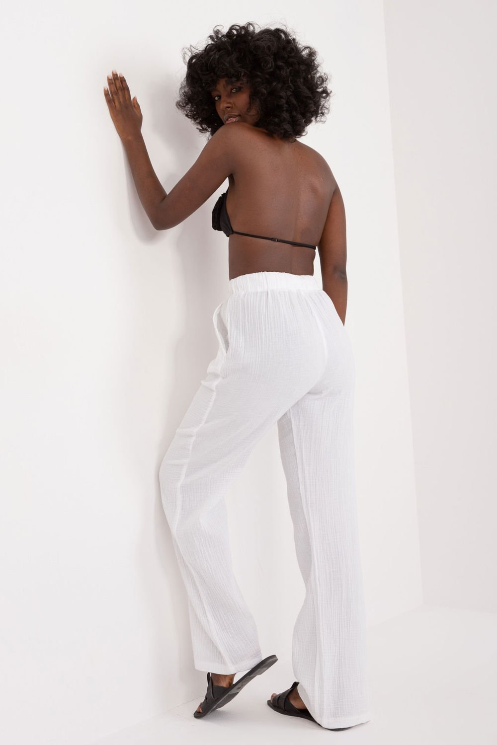  Women trousers model 196925 Sublevel  white