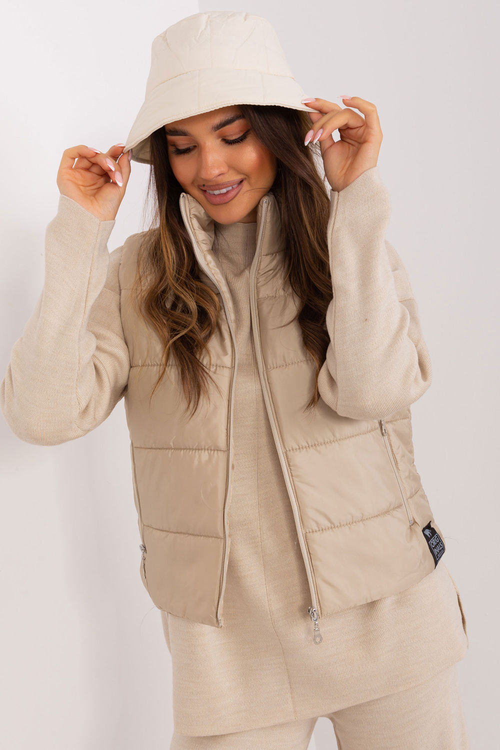  Cap model 187479 NM  beige
