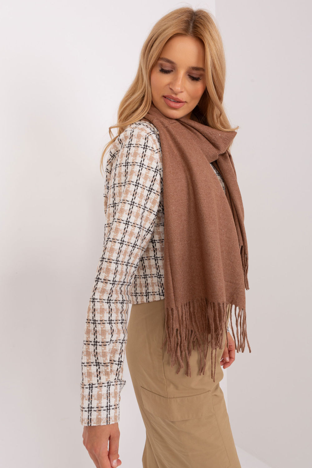  Shawl model 187605 AT  brown