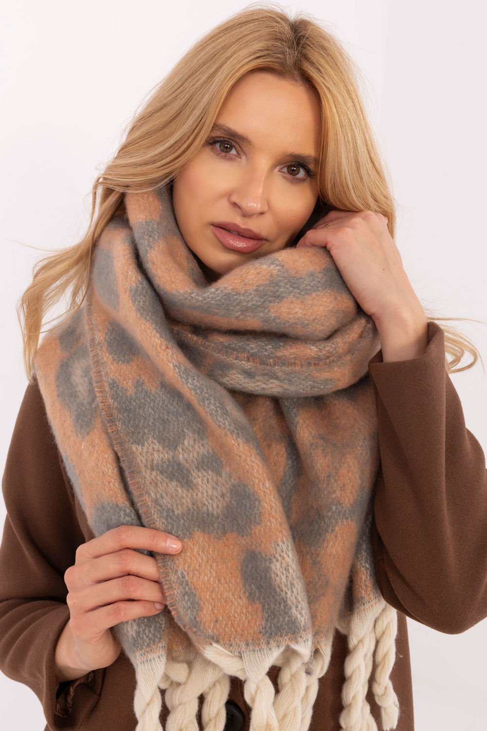  Shawl model 205964 AT  pink