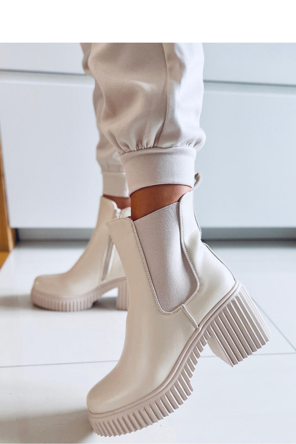  Jodhpur boot model 170299 Inello  beige