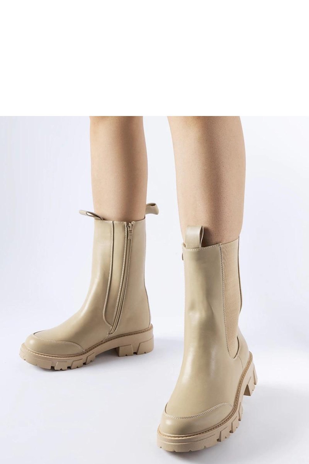  Boots model 204583 Solea  beige