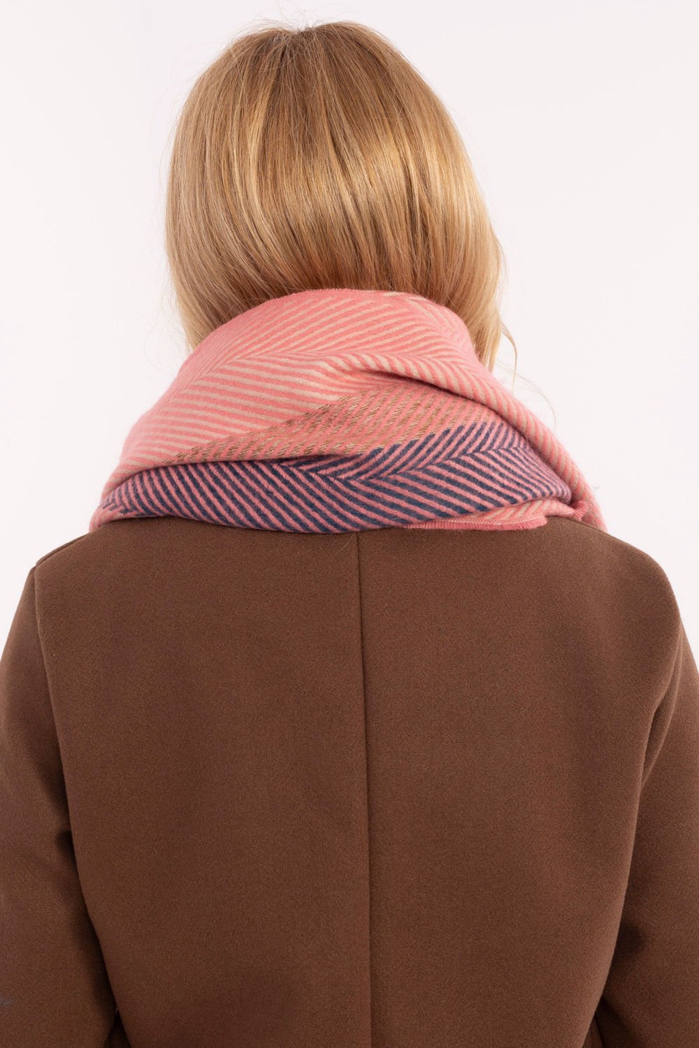  Shawl model 206039 AT  orange
