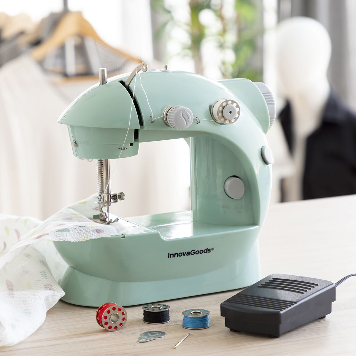 Mini Portable Sewing Machine with LED, Thread Cutter and Accessories Sewny InnovaGoods Modelo Sewny (Refurbished B)