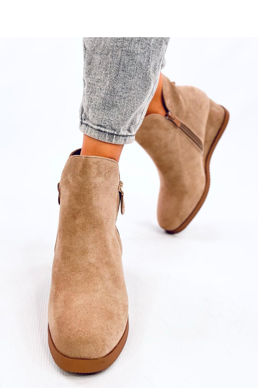  Buskin boots model 201401 Inello  beige