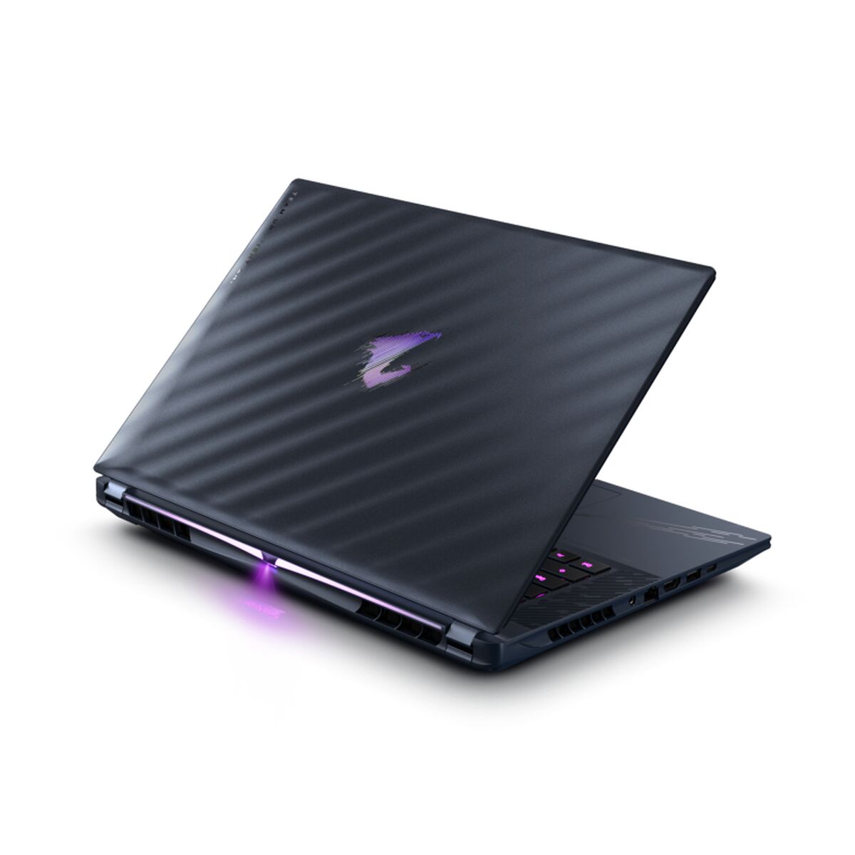 Laptop Gigabyte AORUS MASTER 16 BZHC6PTE64SP 16" 32 GB RAM 1 TB SSD Qwerty Portuguese