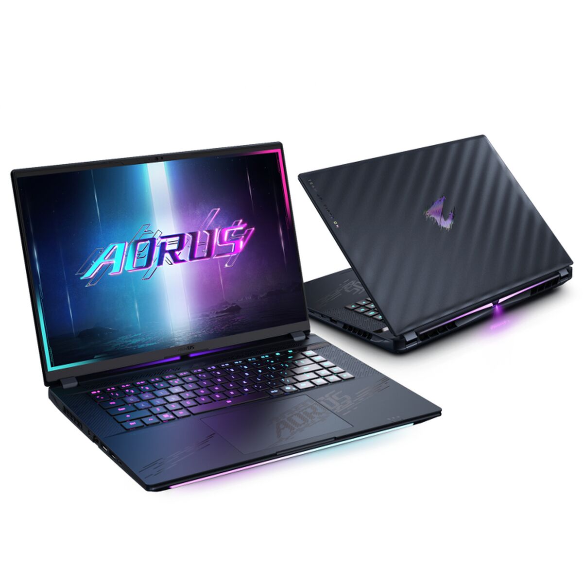 Laptop Gigabyte AORUS MASTER 16 BZHC6PTE64SP 16" 32 GB RAM 1 TB SSD Qwerty Portuguese