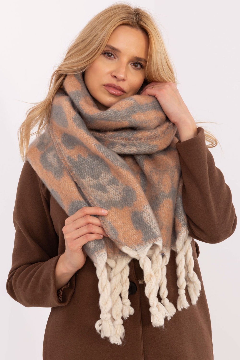  Shawl model 205964 AT  pink