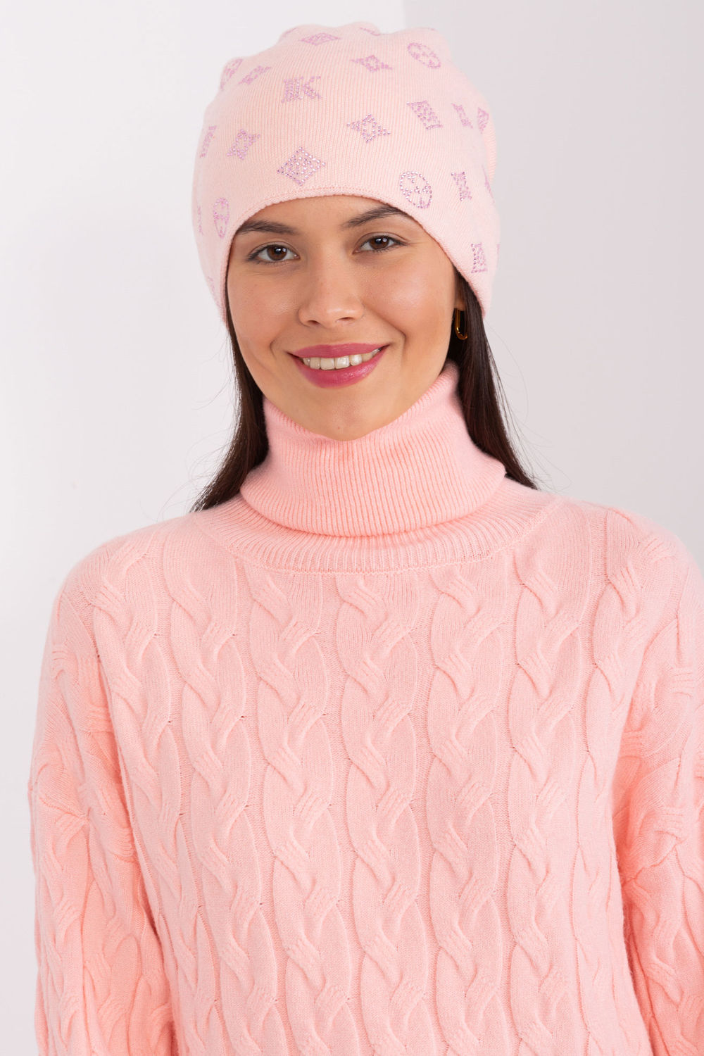   Czapka Model AT-CZ-2325.85 Light Pink - AT  pink