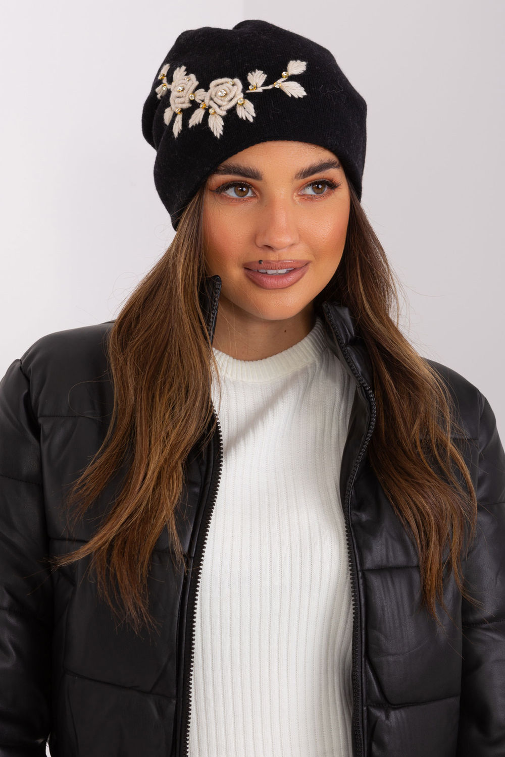  Cap model 187548 AT  beige