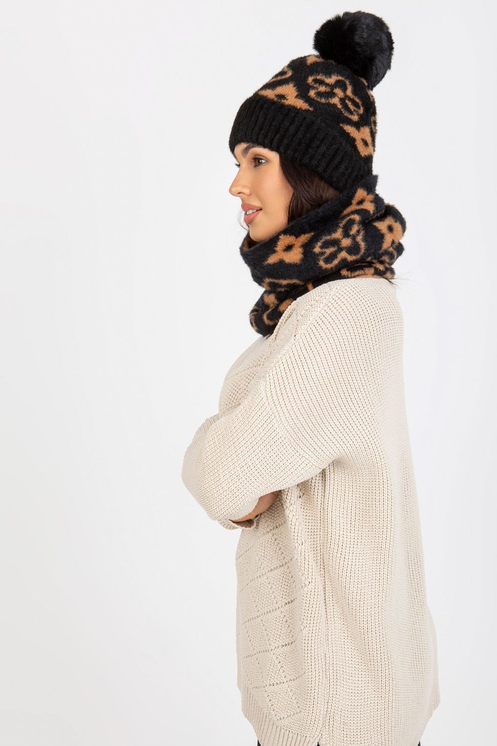  Infinity Scarf model 185921 AT  black