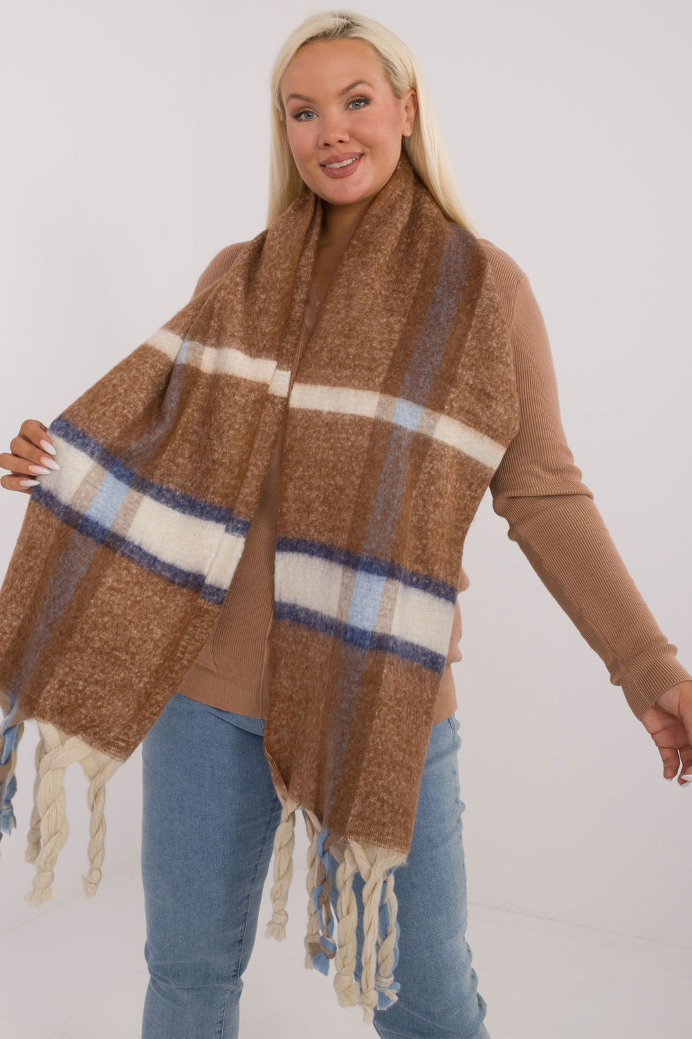  Shawl model 200286 AT  brown