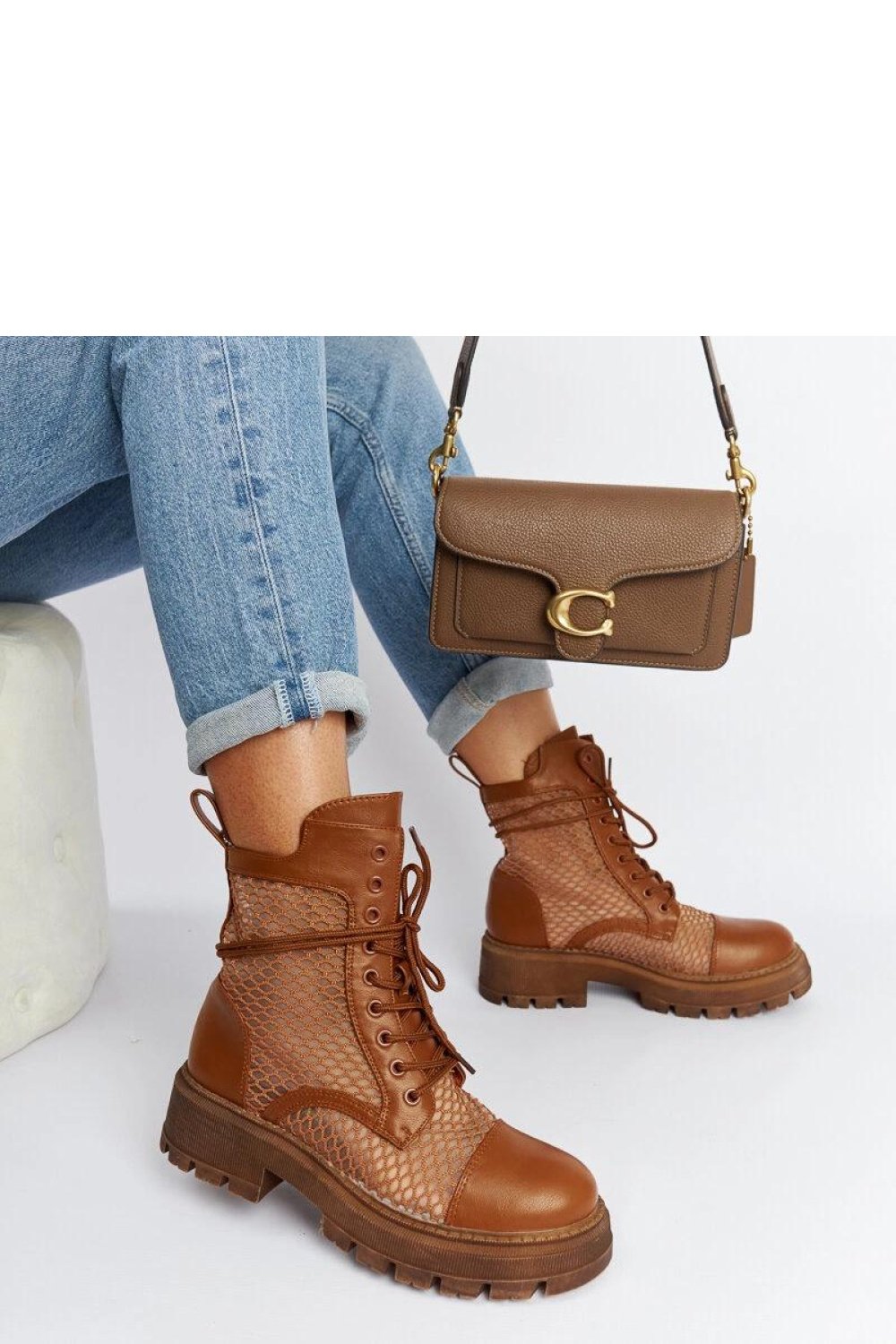  Boots model 204582 Solea  brown