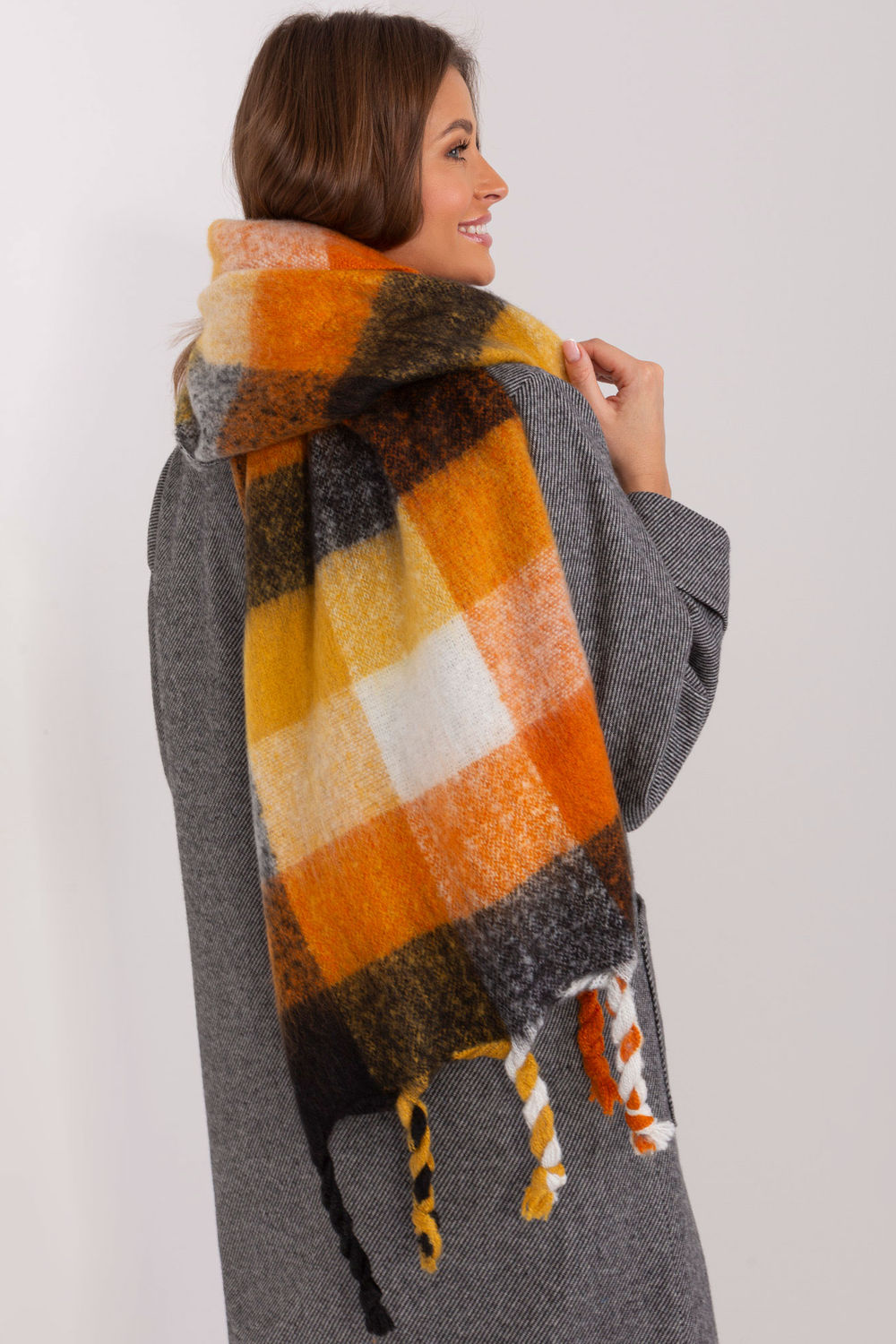  Shawl model 191707 AT  black