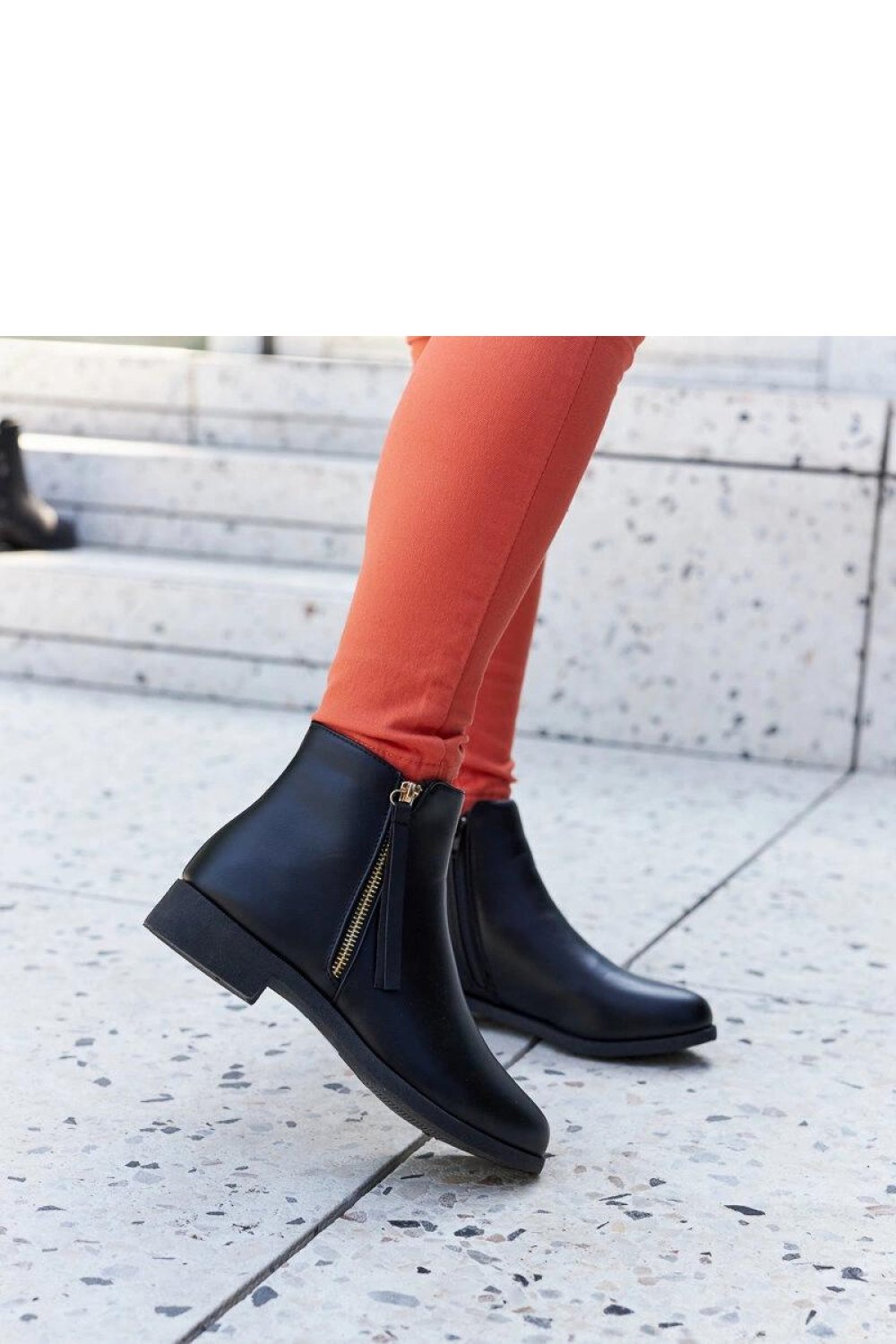  Boots model 204611 Solea  black