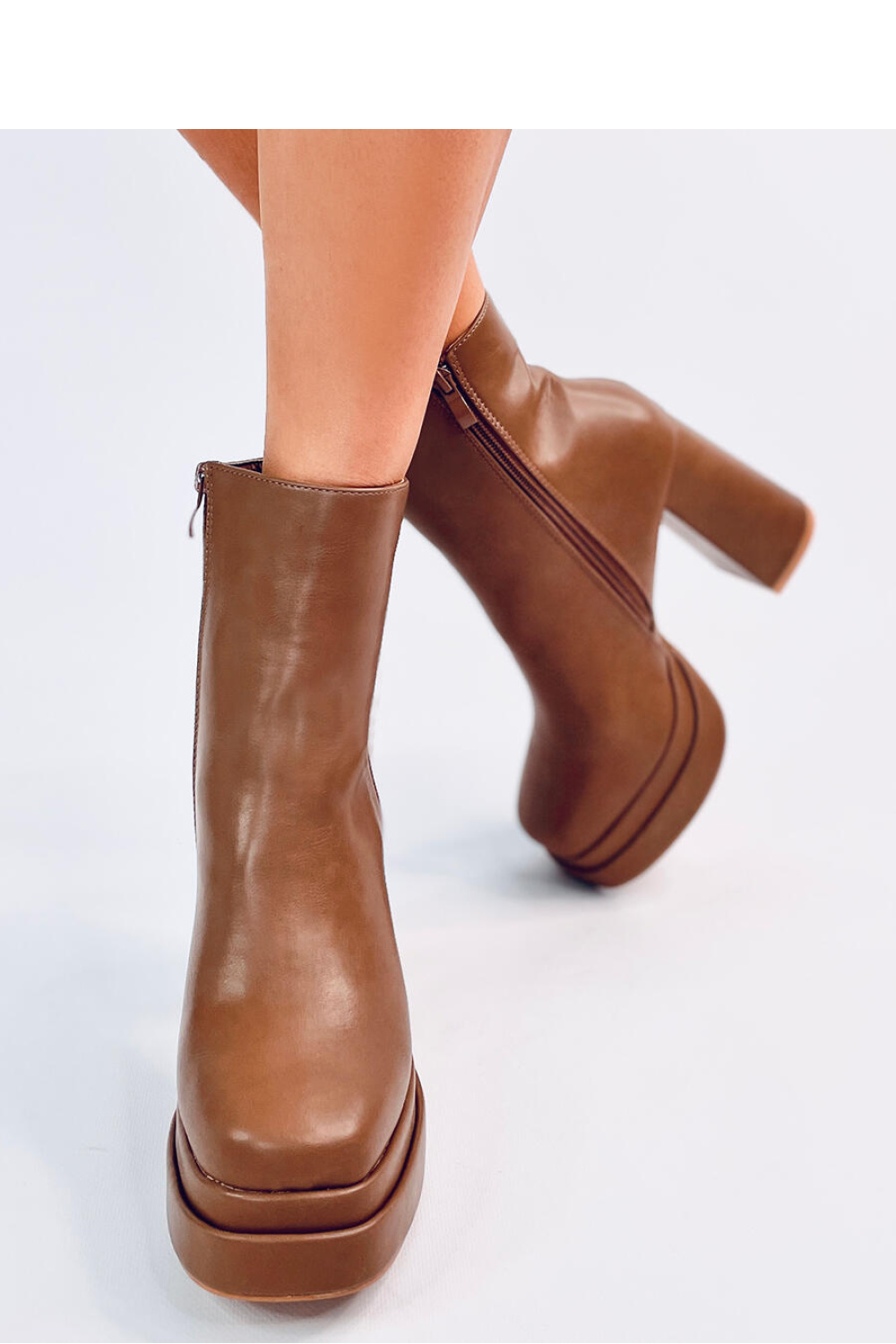  Heel boots model 203100 Inello  brown