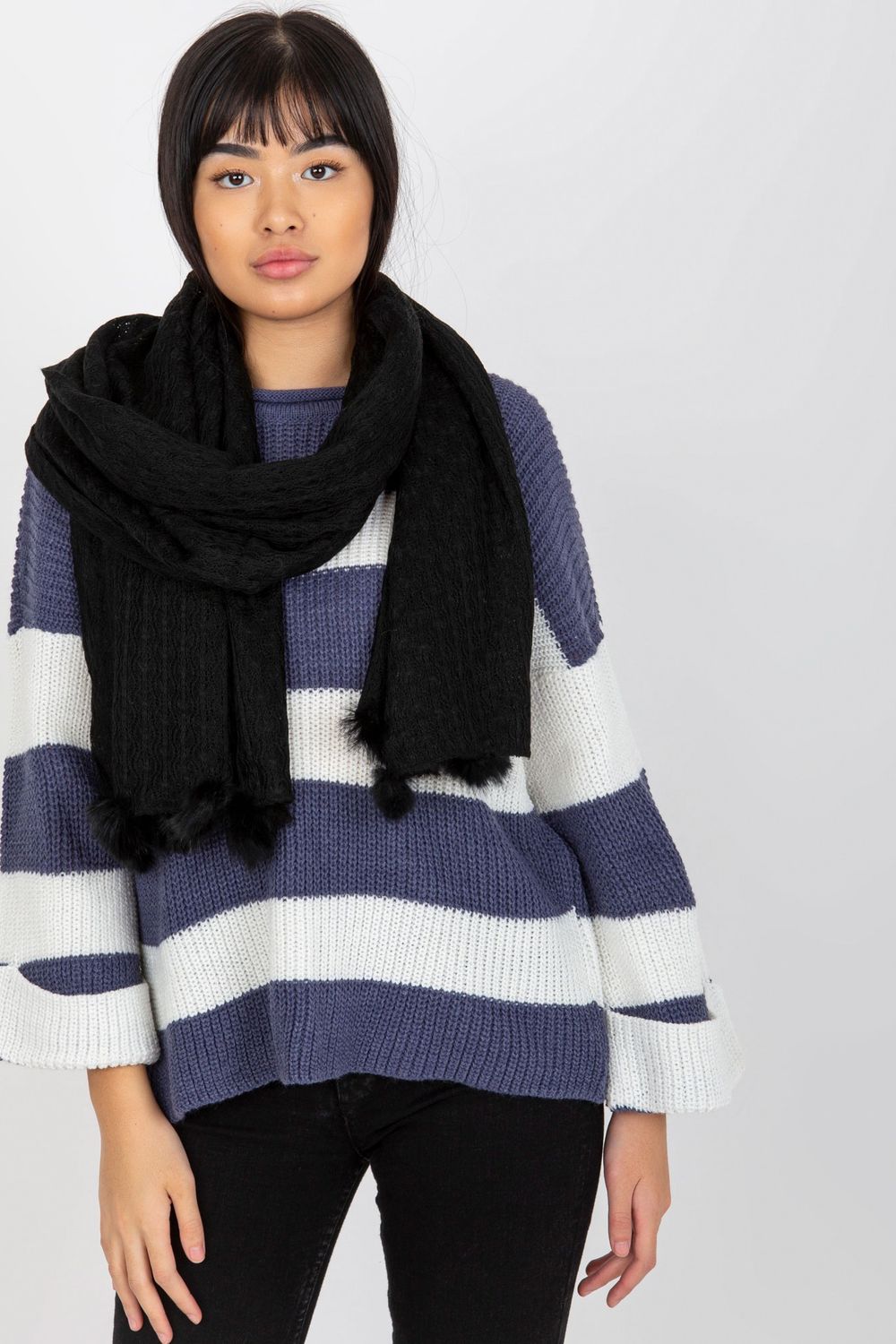  Shawl model 185907 AT  black