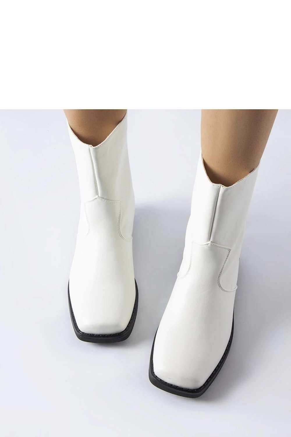 Boots model 204481 Solea  white