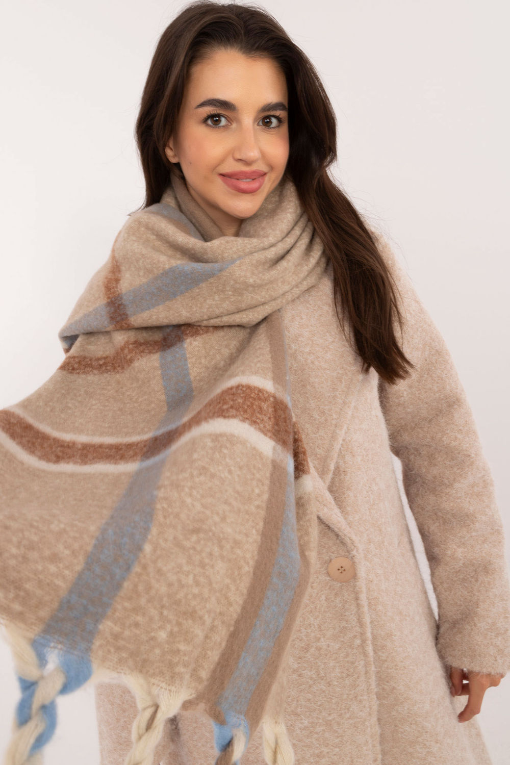  Shawl model 202573 AT  beige