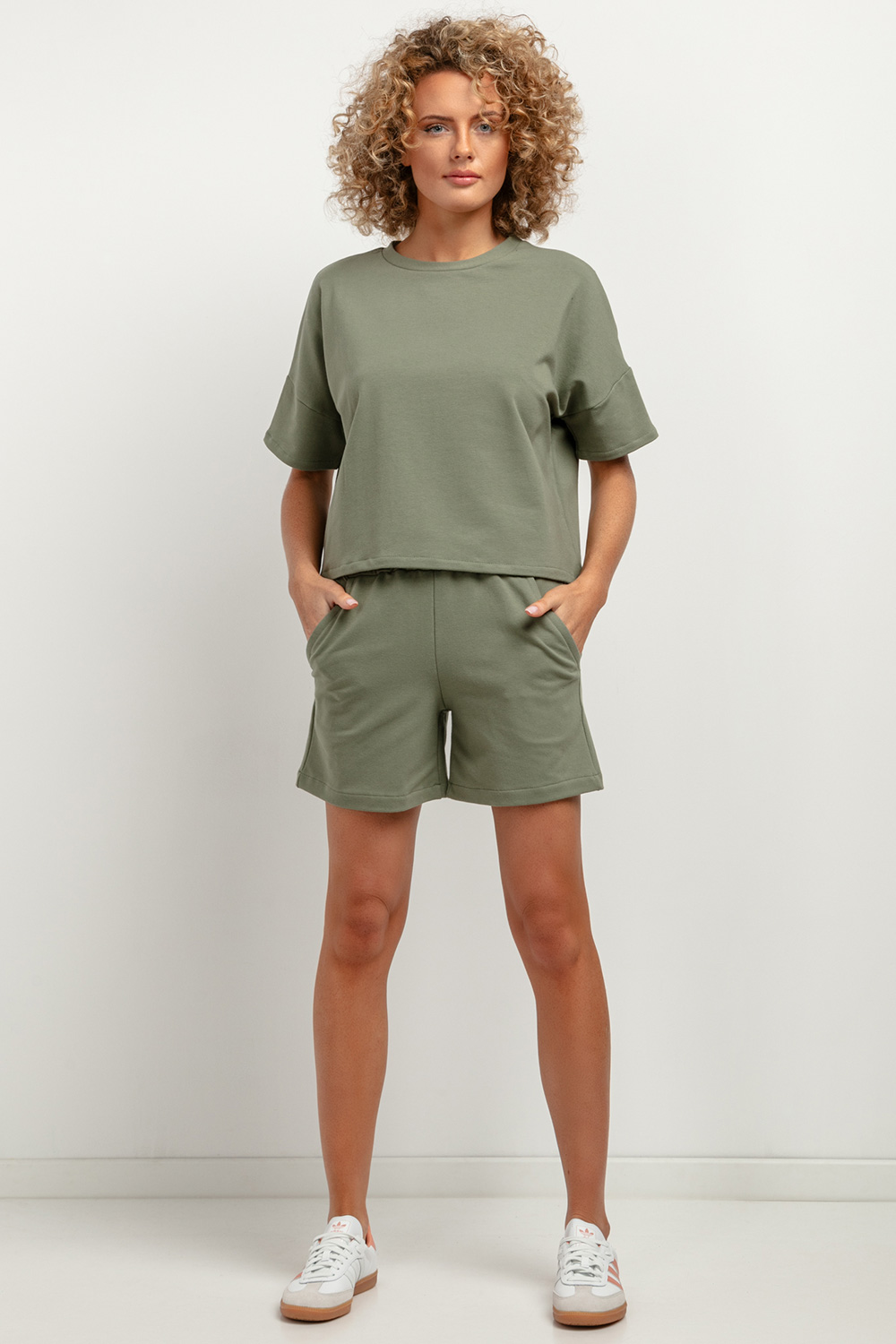  Shorts model 183179 Tessita  green