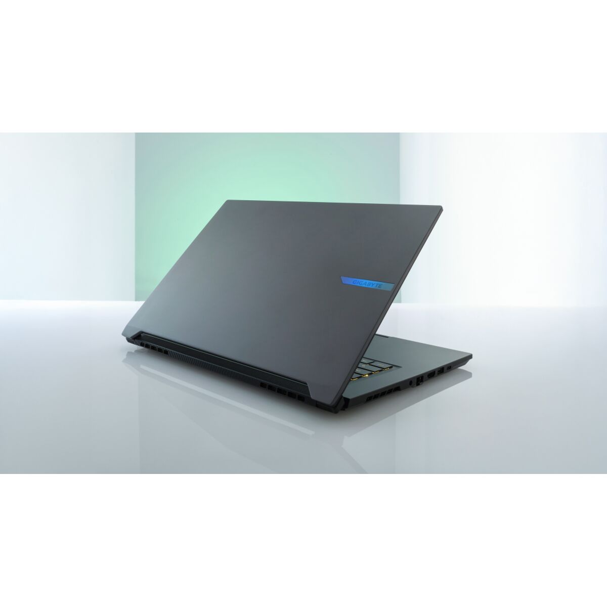 Laptop Gigabyte 9REG6AB6VH2DJKEES000 Laptop Gigabyte 9REG6AB6VH2DJKEES000