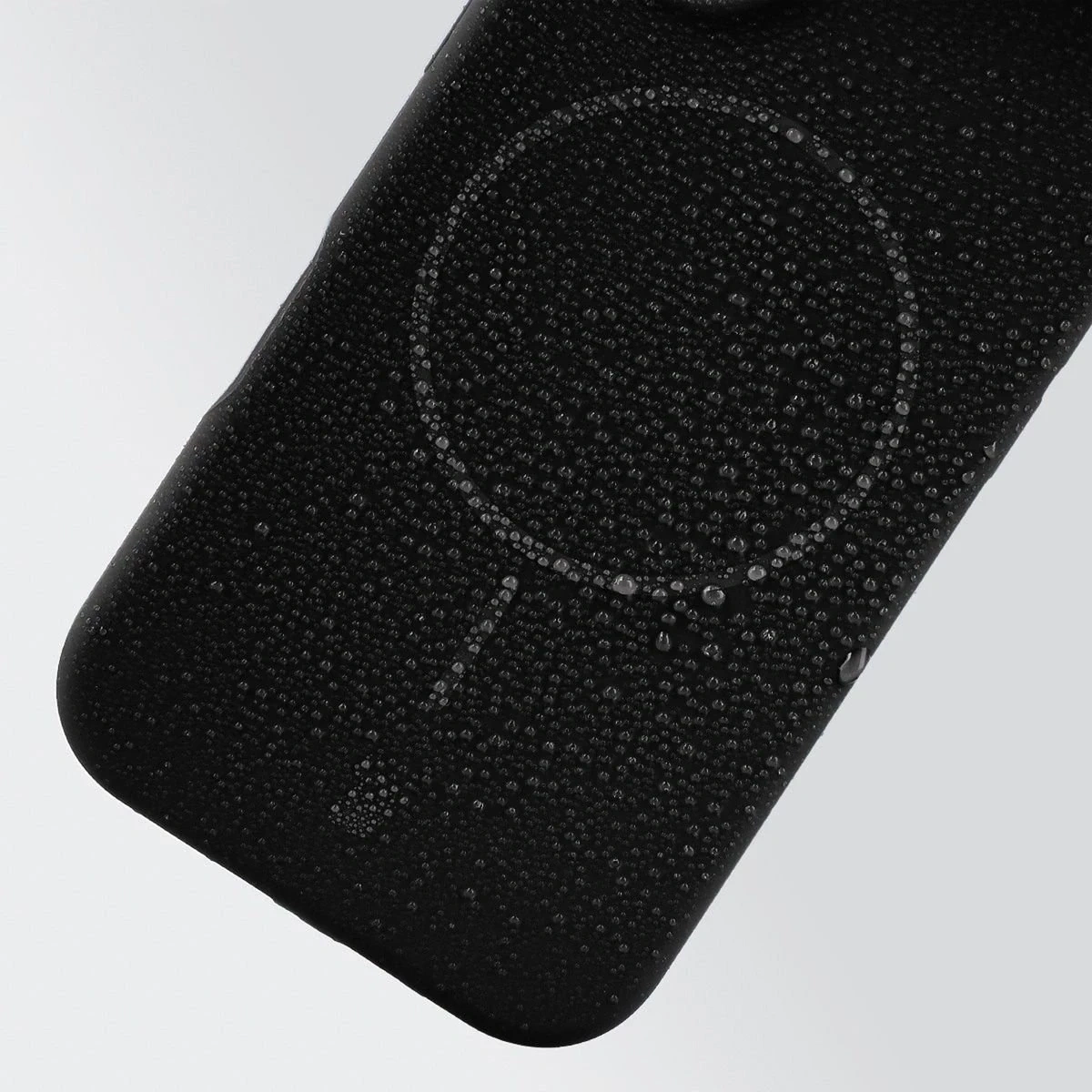 Silikonowe etui z pierścieniem magnetycznym Bizon Soft Case Magnetic do Apple iPhone 17 Pro Max czarne