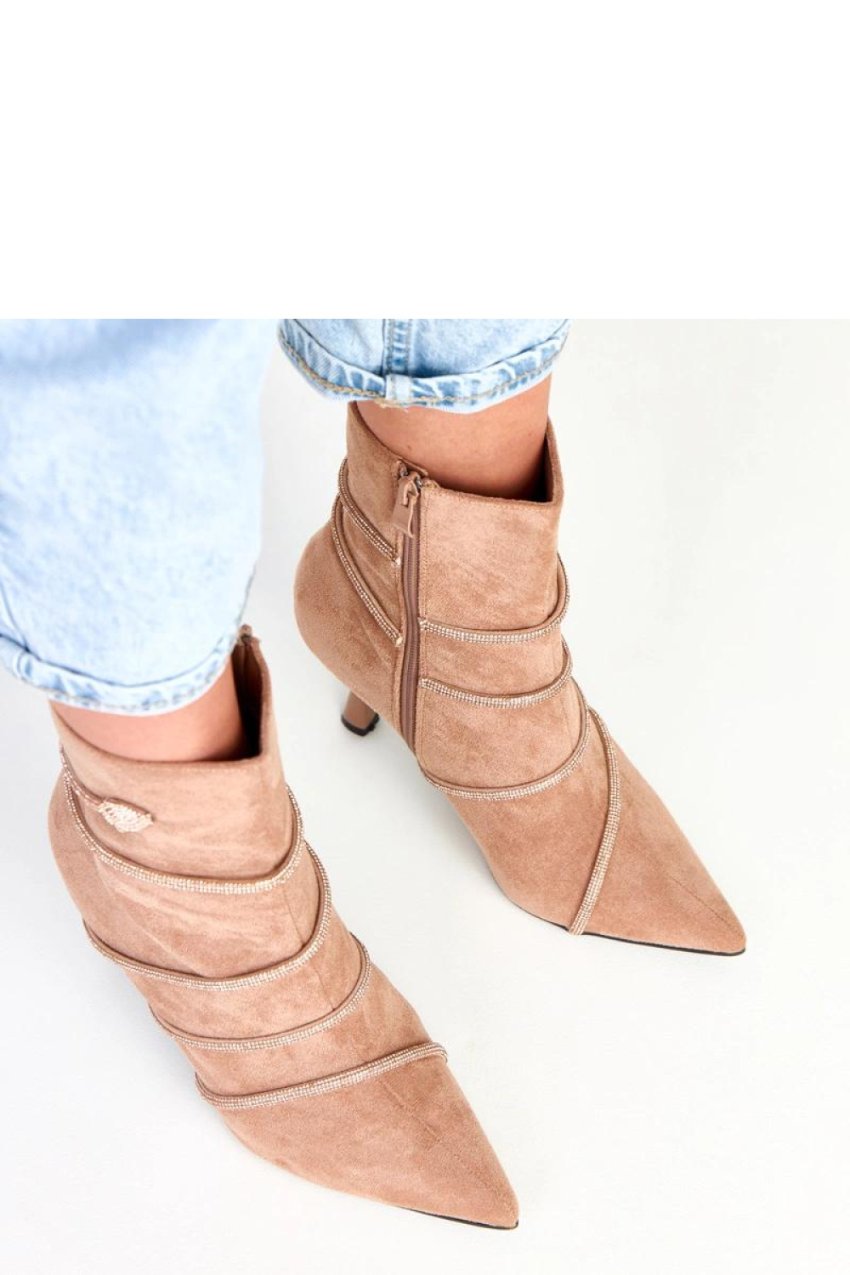  Heel boots model Solea  beige