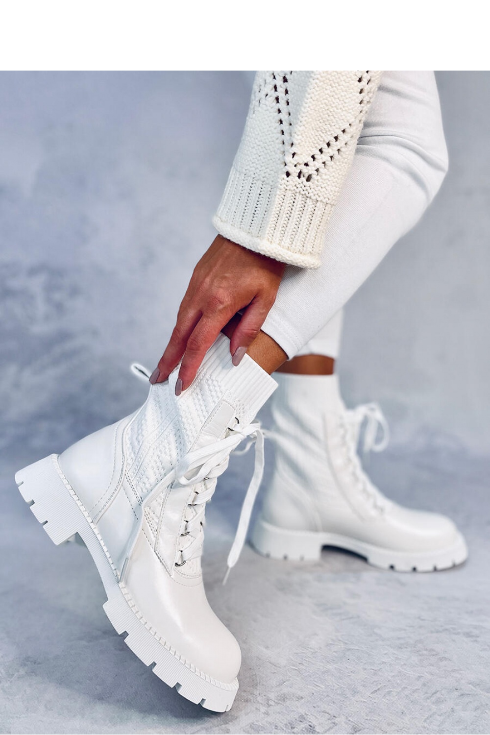  Boots model 187373 Inello  white