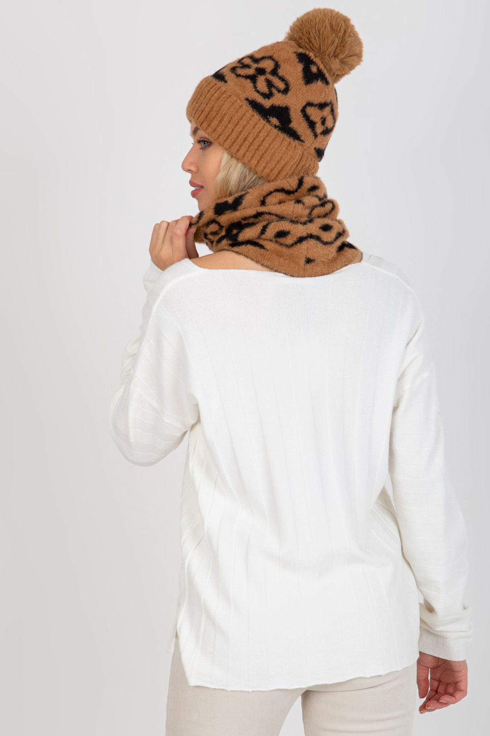  Infinity Scarf model 185923 AT  brown