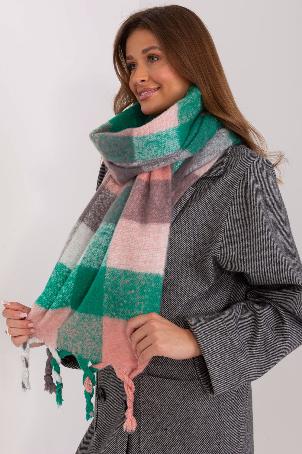  Shawl model 191704 AT  green