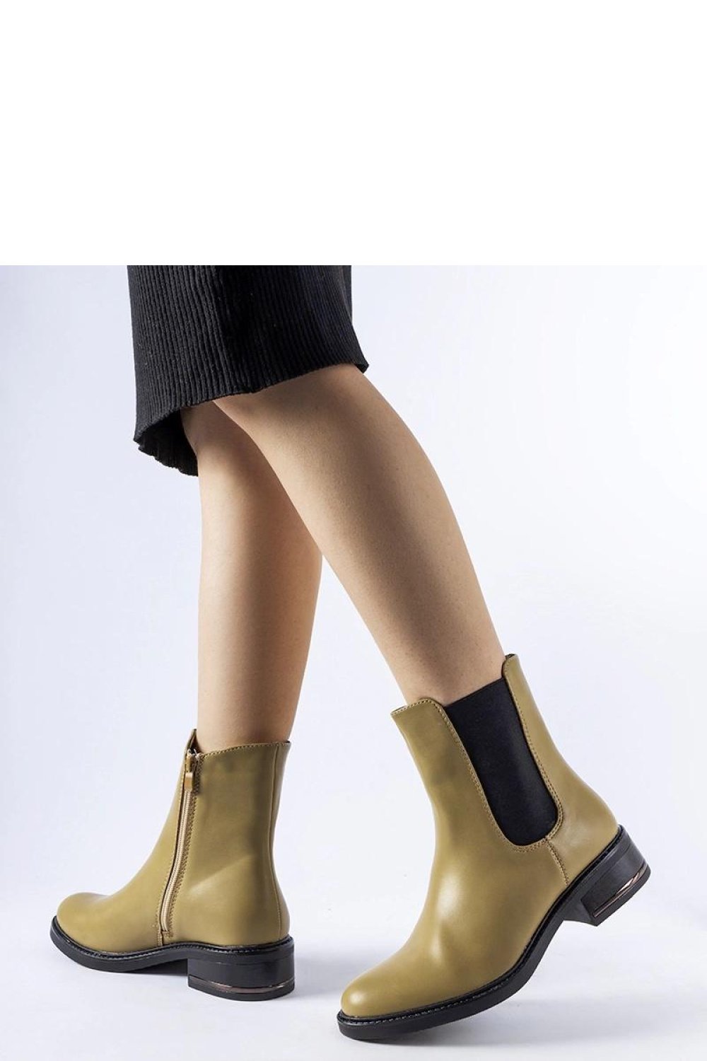  Boots model 204495 Solea  green
