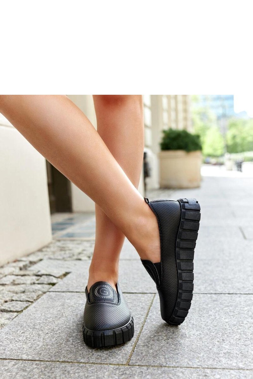  Low Shoes model 206460 Solea  black