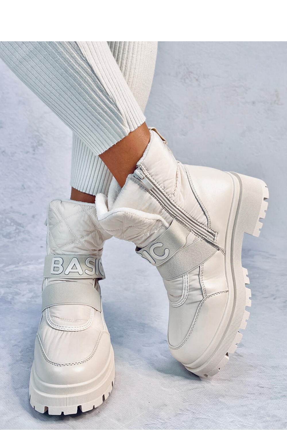  Snow boots model 185861 Inello  beige